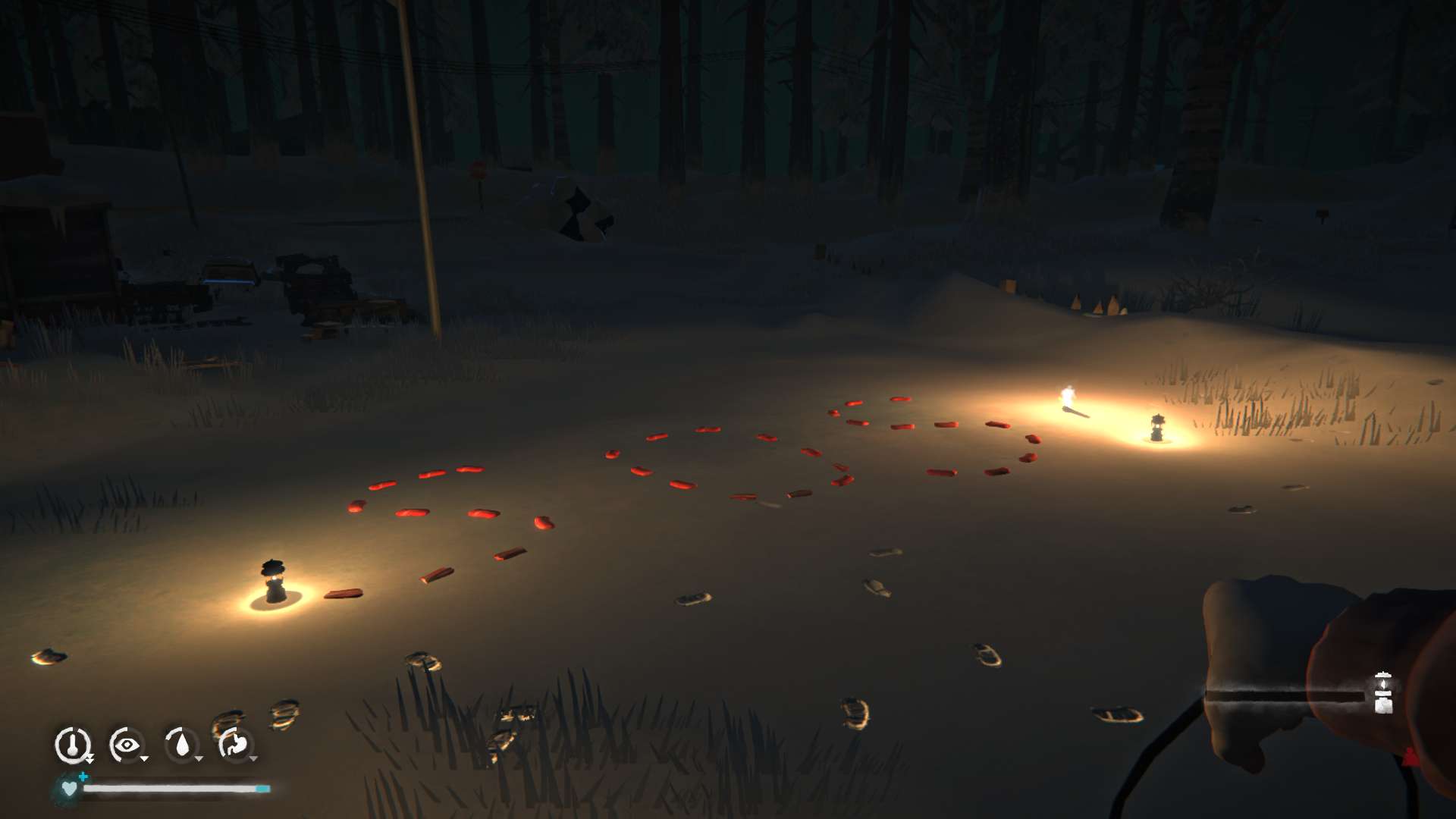 Скриншот игры The Long Dark, знак SOS на снегу